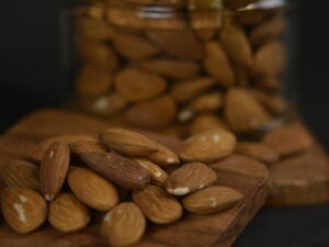 Amande naturelle en bocal - (6,80€ les 250g)